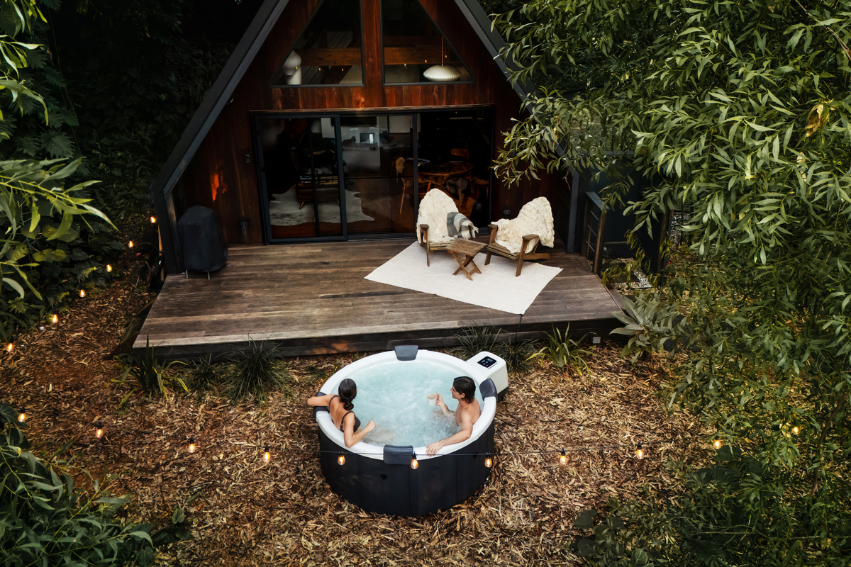 MSpa Denver 6-Person Frame Series Inflatable Hot Tub